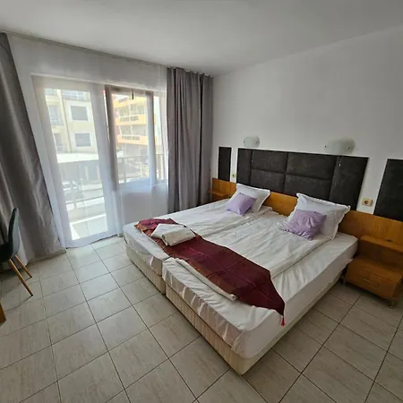 Mirage Family Hotel *