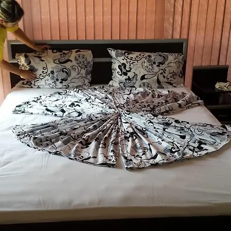 Хотел семеен мираж *